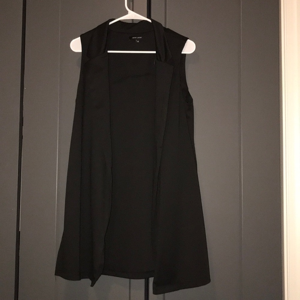 Women’s UK 12/US8 sleeveless mid length jacket